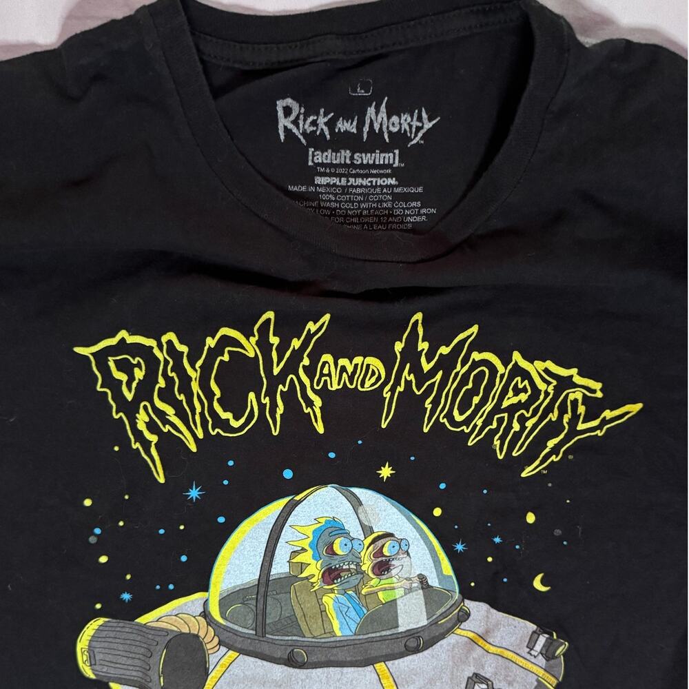 Rick and Morty black tshirt kids size Large